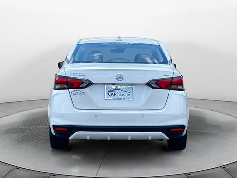 Used 2021 Nissan Versa SV image 4