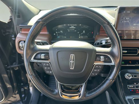 Used 2023 Lincoln Nautilus Reserve w/ Equipment Group 201A image 12