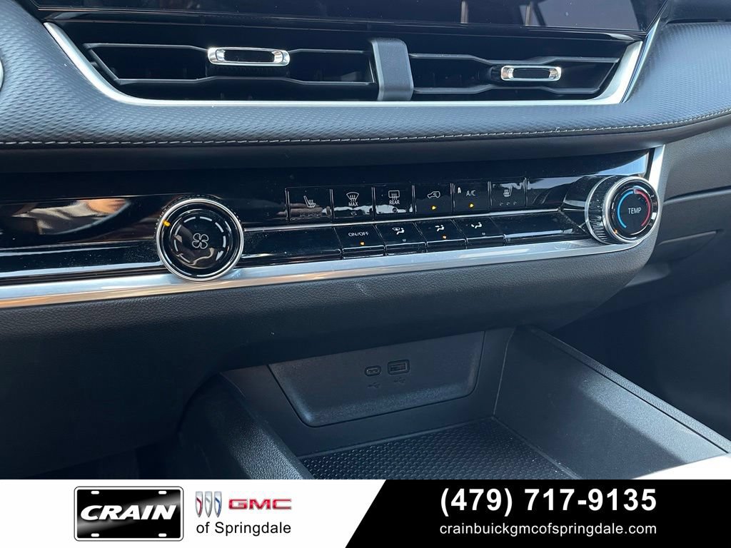 Used 2026 Chevrolet Equinox LT FWD image 19