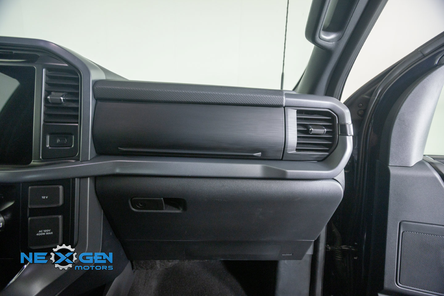 Used 2025 Ford F150 XLT w/ Equipment Group 302A MID AWD/4WD image 8
