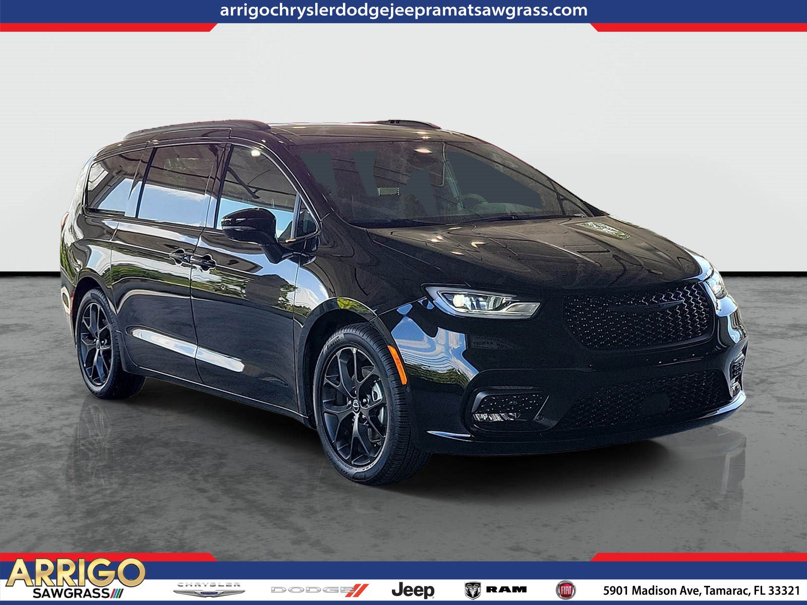 New 2026 Chrysler Pacifica Select FWD image 1