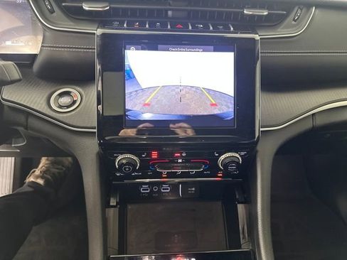 Used 2024 Jeep Grand Cherokee L Altitude image 22