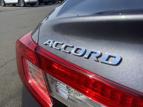 Used 2021 Honda Accord Hybrid image 6