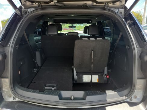 Used 2017 Ford Explorer XLT w/ Equipment Group 202A FWD image 11