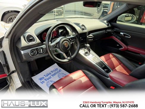 Used 2018 Porsche 718 Cayman RWD image 15