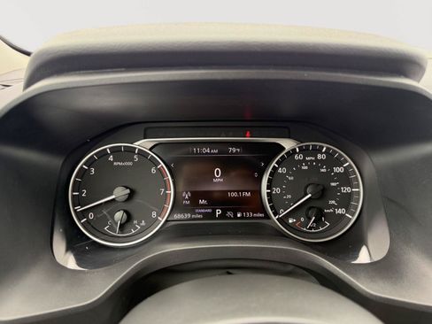 Used 2024 Nissan Rogue S FWD image 11