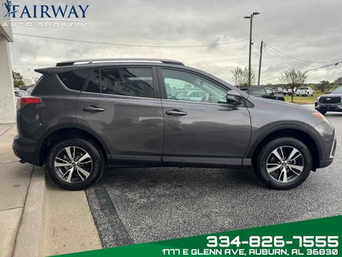 Used 2018 Toyota RAV4 XLE image 5