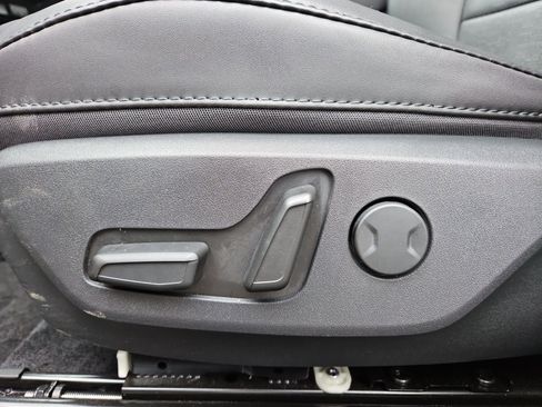 Used 2023 Kia Niro SX Touring FWD image 21