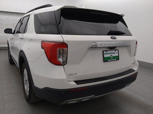 Used 2020 Ford Explorer XLT w/ Equipment Group 202A RWD image 5
