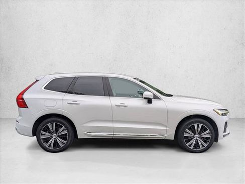 Used 2023 Volvo XC60 B5 Plus w/ Climate Package AWD/4WD image 4