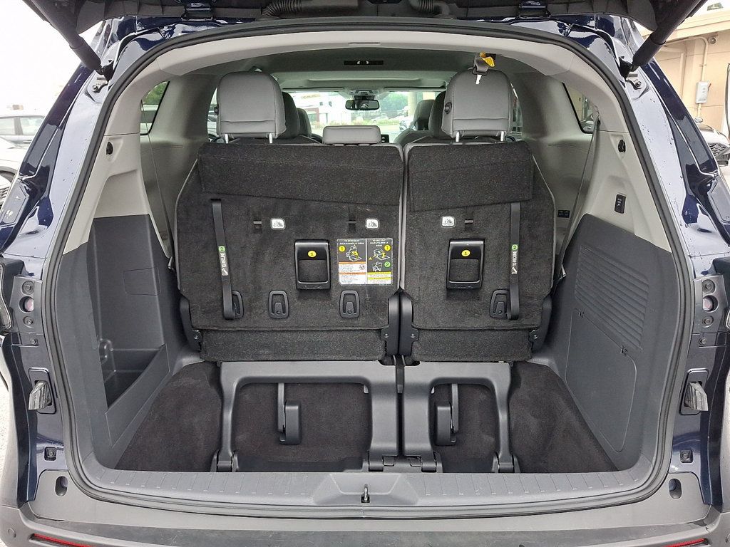 Used 2024 Toyota Sienna XLE w/ XLE Plus Package AWD/4WD image 28
