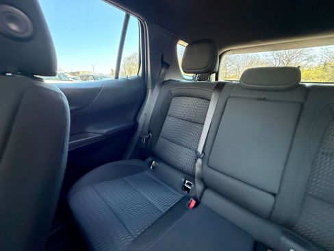 Used 2025 Chevrolet Equinox LT FWD image 38