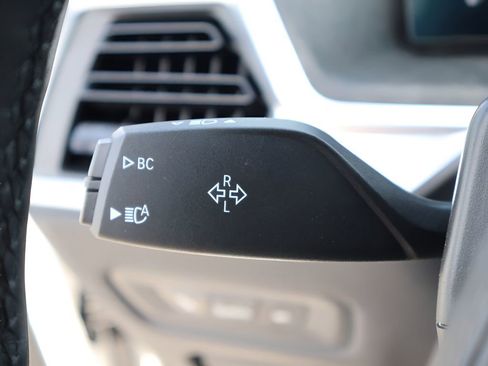 Used 2025 BMW X5 xDrive40i AWD/4WD image 37