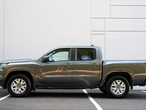 Used 2022 Nissan Frontier SV RWD image 8