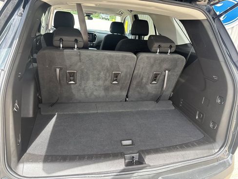 Used 2021 Chevrolet Traverse LT w/ LPO, Cargo Package image 31