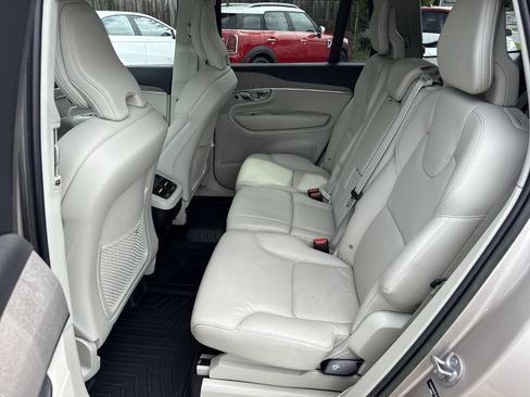 Used 2023 Volvo XC90 B6 Plus AWD/4WD image 10