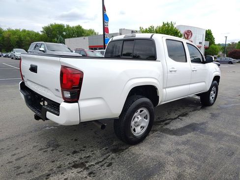 Used 2023 Toyota Tacoma SR AWD/4WD image 4