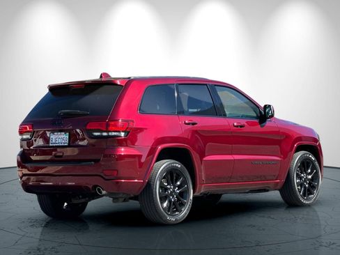 Used 2019 Jeep Grand Cherokee Altitude AWD/4WD image 4