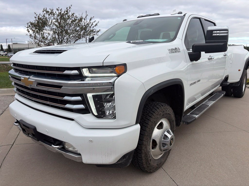 Used 2022 Chevrolet Silverado 3500 High Country w/ Safety Package II AWD/4WD image 4