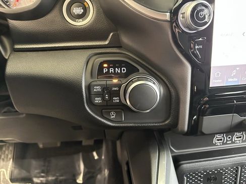 New 2026 RAM 1500 4x4 Crew Cab image 32