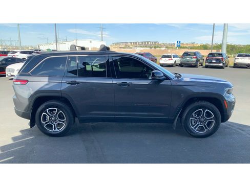 Used 2022 Jeep Grand Cherokee Trailhawk w/ ADV Protech Group II AWD/4WD image 5