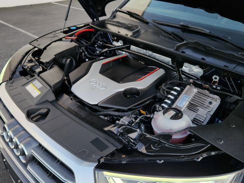 Used 2018 Audi SQ5 Premium Plus w/ Navigation Package image 22