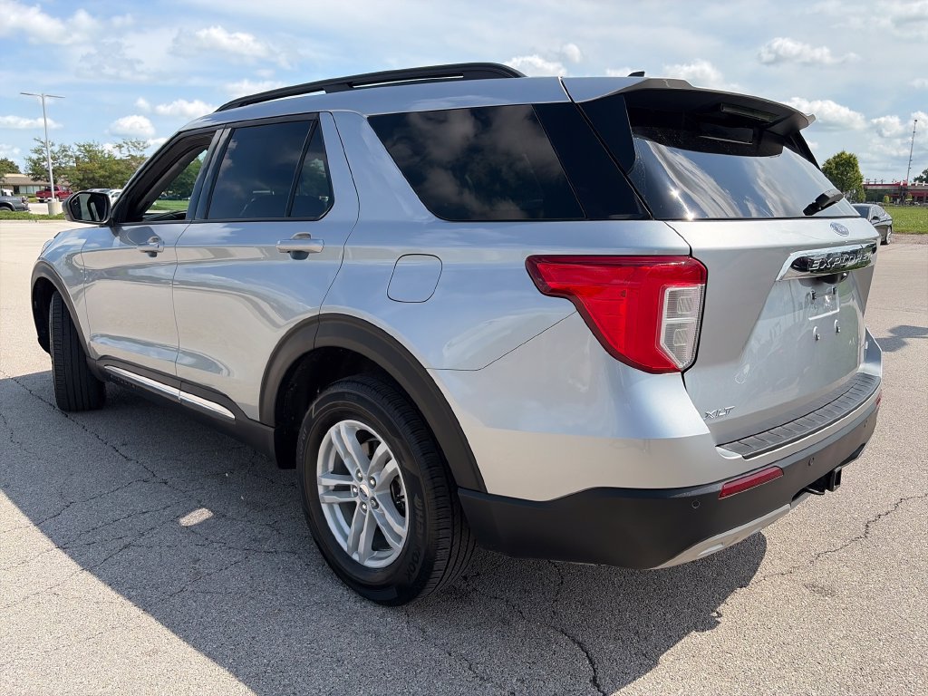 Used 2024 Ford Explorer XLT w/ Equipment Group 202A AWD/4WD image 5