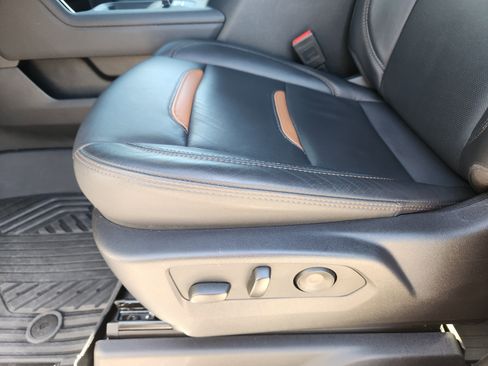 Certified 2025 GMC Sierra 2500 AT4 w/ AT4 Premium Plus Package image 26