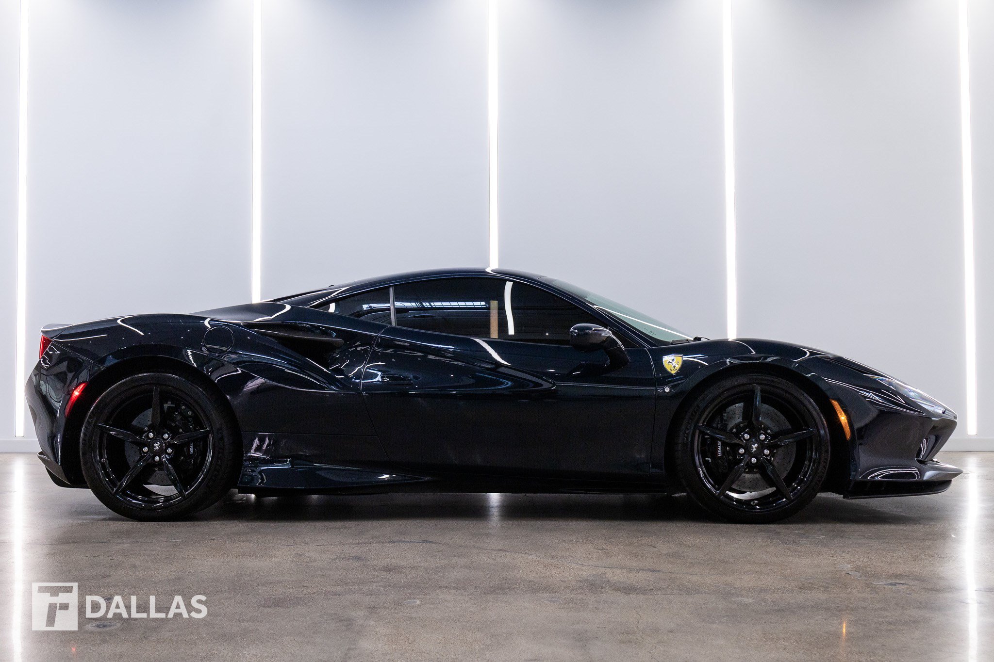 Used 2020 Ferrari F8 Tributo RWD image 18