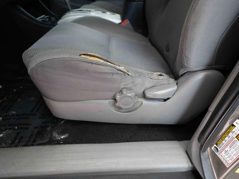 Used 2013 Toyota Tacoma 4x4 Access Cab V6 image 12