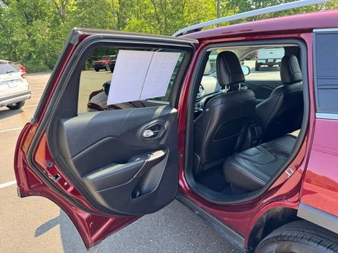 Used 2020 Jeep Cherokee Limited AWD/4WD image 16