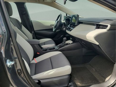 Used 2025 Toyota Corolla LE image 20