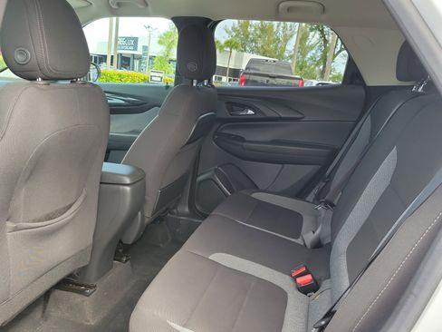 Used 2024 Chevrolet TrailBlazer LT w/ Driver Confidence Package FWD image 12