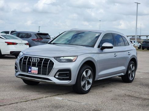 Used 2022 Audi Q5 2.0T Premium Plus w/ Premium Plus Package AWD/4WD image 2