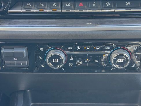 Used 2022 Chevrolet Silverado 1500 LTZ image 12