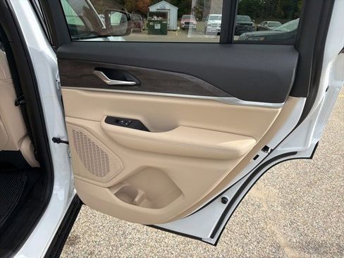 New 2025 Jeep Grand Cherokee Limited w/ Trailer Tow Package image 32