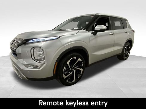 Used 2024 Mitsubishi Outlander SE image 6