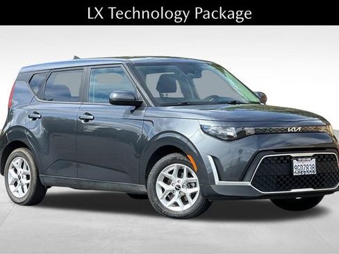 Used 2023 Kia Soul LX w/ Option Group 015 image 2