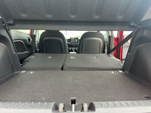 Used 2025 Hyundai Venue SEL FWD image 33
