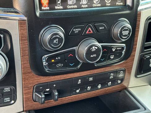 Used 2016 RAM 1500 Laramie w/ Convenience Group image 24