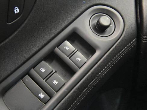 Used 2015 Buick LaCrosse image 29