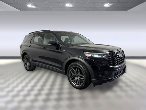 Used 2025 Ford Explorer ST-Line w/ ST-Line Street Pack image 7