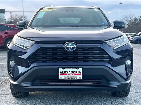 Used 2021 Toyota RAV4 XLE image 3
