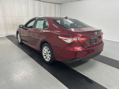 Used 2019 Toyota Camry LE w/ Convenience Package FWD image 7