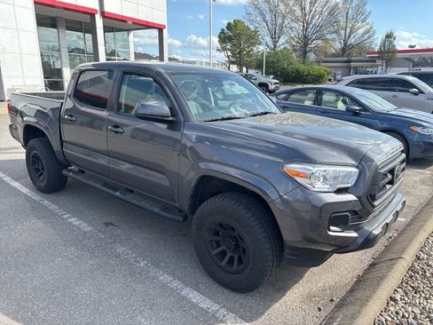 Used 2022 Toyota Tacoma SR w/ SR Convenience Package image 2