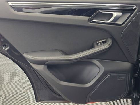 Certified 2024 Porsche Macan image 21