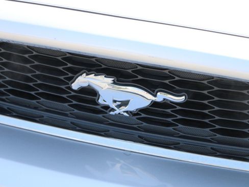 Used 2013 Ford Mustang Convertible RWD image 12
