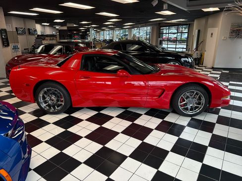 Used 1999 Chevrolet Corvette Coupe RWD image 3