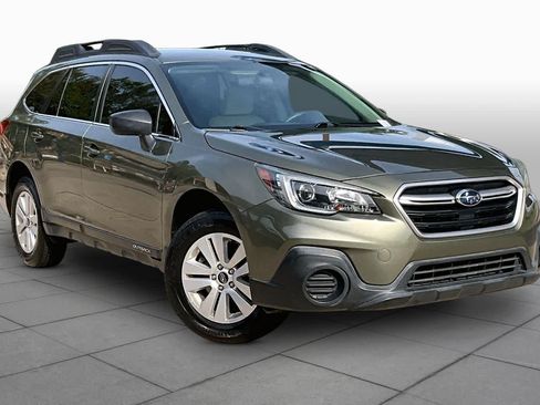 Used 2018 Subaru Outback 2.5i AWD/4WD image 3
