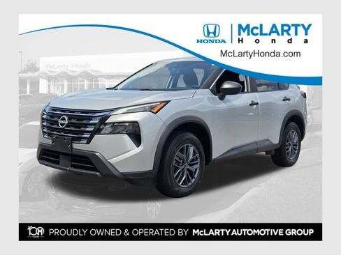 Used 2024 Nissan Rogue S FWD image 1